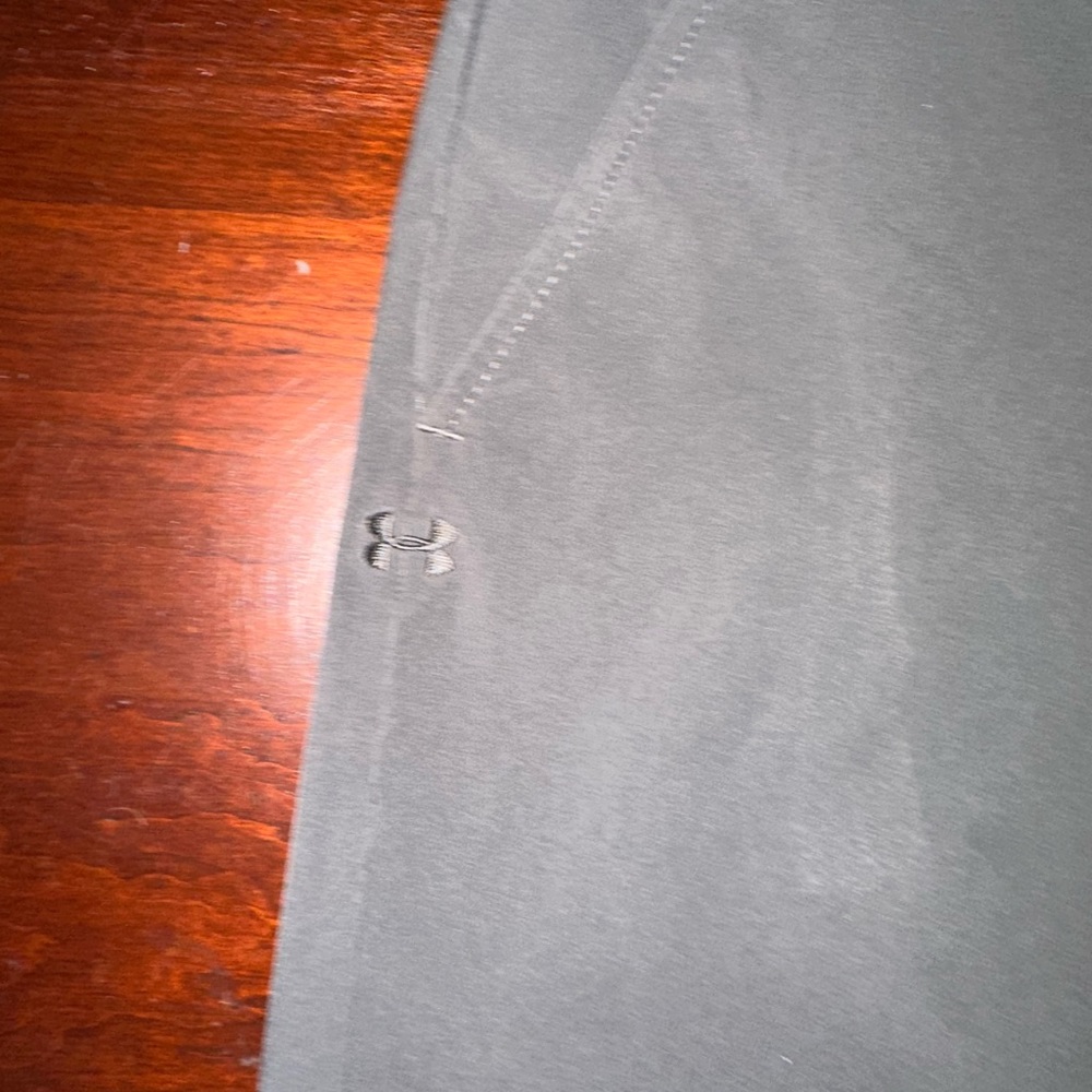 Men’s Under Armour Golf Shorts. Size 34